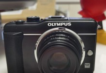 奥林巴斯E-M1（领先科技、卓越性能、轻便易用，奥林巴斯E-M1引领相机新潮流）